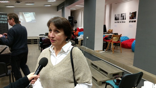 3/8 img_20171128_182817847_burst000_cover_top_logo.jpg