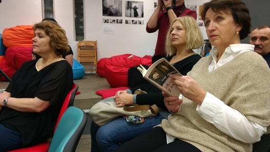 4/8 img_20171128_184615703_logo.jpg