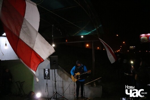 2/30 img_2392_1024x683_logo.jpg