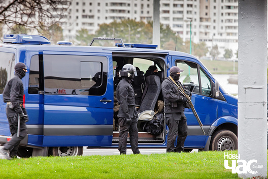 17/42 img_2998_2_logo.jpg