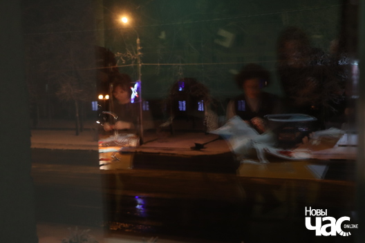 11/33 img_3547_logo.jpg