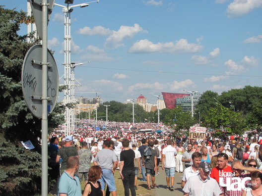 1/4 img_4851_1_logo.jpg