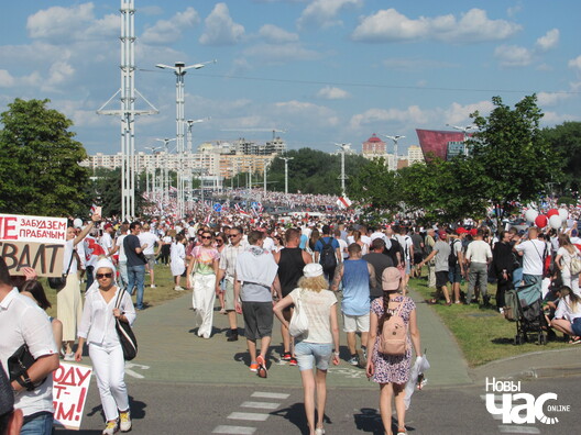 3/4 img_4852_logo.jpg