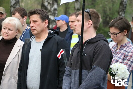 8/13 img_4988_1280x853_logo.jpg