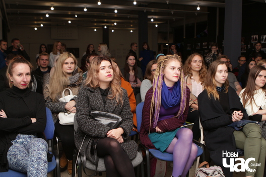 3/4 img_5457_logo.jpg