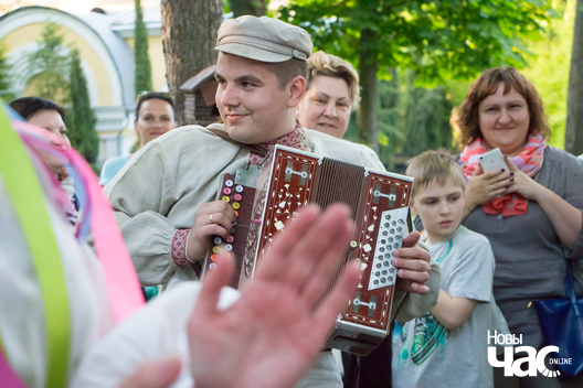 6/50 img_7704_logo.jpg