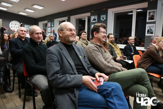 1/8 img_8160_logo.jpg