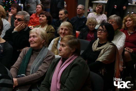 5/8 img_8221_1_logo.jpg