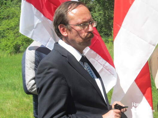 7/10 img_8740_logo.jpg