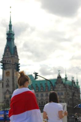 img_8944_logo.jpg img_8944_logo.jpg