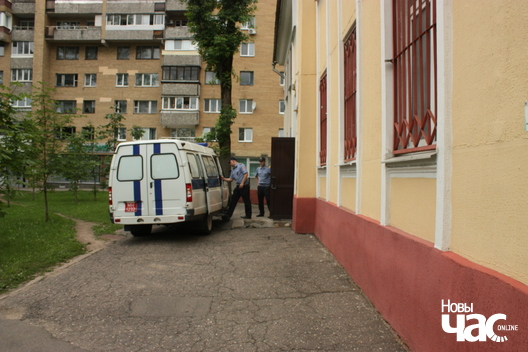 Задні ўваход, з якога Зміцера заводзілі ў суд пасля дастаўкі з СІЗА Задні ўваход, з якога Зміцера заводзілі ў суд пасля дастаўкі з СІЗА