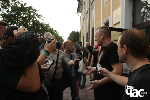 9/9 img_9170_logo.jpg