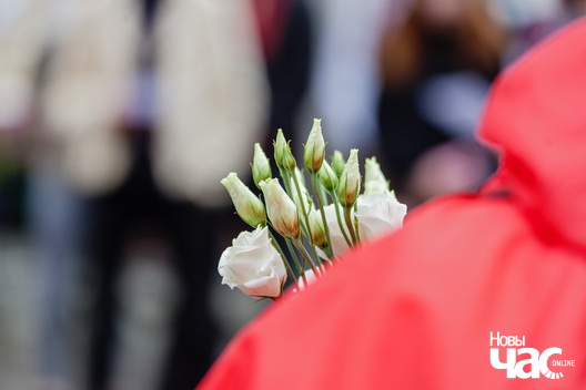 19/31 img_9780_logo.jpg