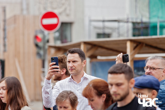 16/31 img_9787_logo.jpg