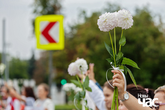 4/26 img_9951_2_logo.jpg