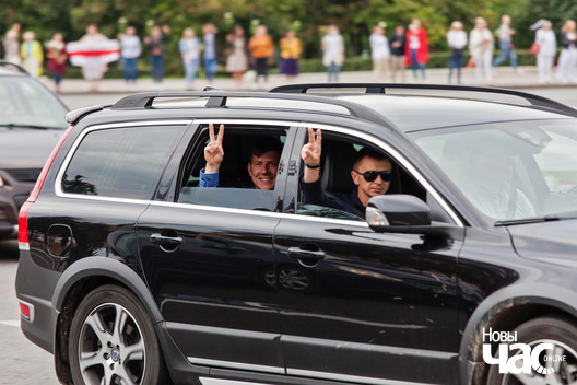 5/26 img_9959_logo.jpg