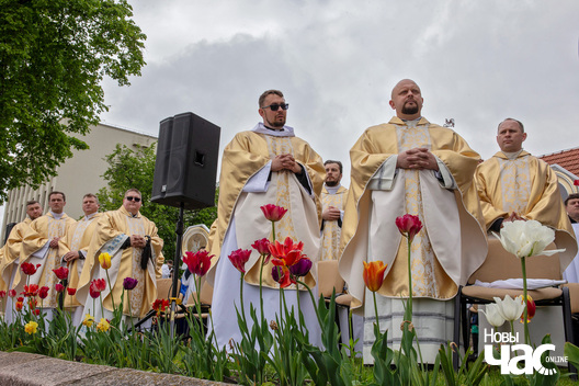 14/21 imgl9289_logo.jpg