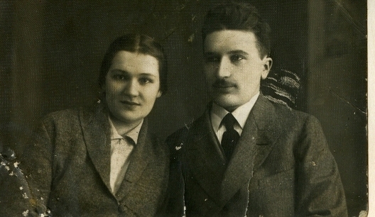 Алеся і Аркадзь Смолічы. Мінск, 1920 год. З фондаў Літаратурнага музея Максіма Багдановіча (Мінск) Алеся і Аркадзь Смолічы. Мінск, 1920 год. З фондаў Літаратурнага музея Максіма Багдановіча (Мінск)