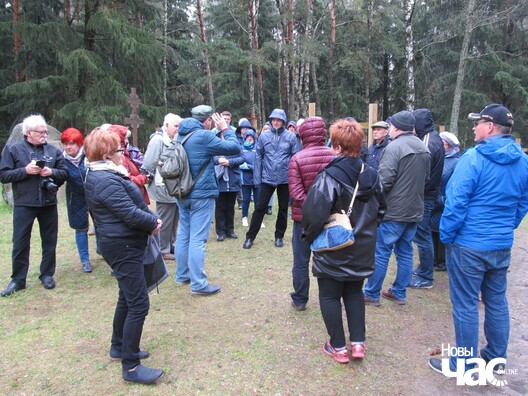 Экскурсію
для грамадзянаў Польшчы ў Народным мемарыяле вядзе гісторык Ігар Мельнікаў Экскурсію
для грамадзянаў Польшчы ў Народным мемарыяле вядзе гісторык Ігар Мельнікаў