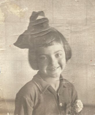 Лена, дачка Ігната і Людмілы (Вільня, 1924). Фота з архіву Тамары Юсціцкай Лена, дачка Ігната і Людмілы (Вільня, 1924). Фота з архіву Тамары Юсціцкай