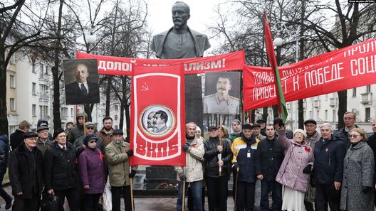 lenin_2_3.jpg lenin_2_3.jpg