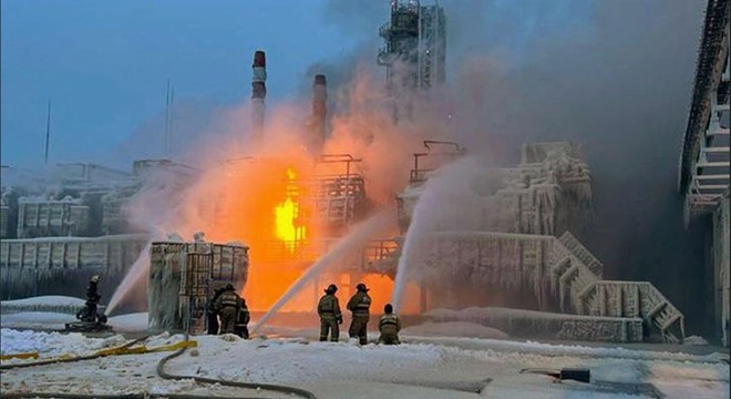 Удары Украіны па расійскіх НПЗ могуць выратаваць беларускія заводы Украінскія сілы абароны міжволі ратуюць беларускую нафтаперапрацоўку