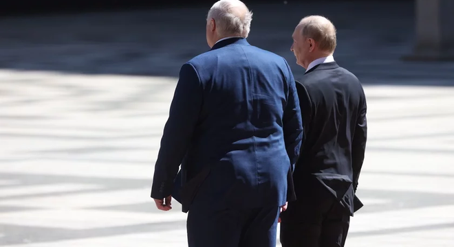 Аляксандр Лукашэнка баіцца Уладзіміра Пуціна? «Сёй-той мітусіцца, каб не застацца з Пуціным зусім сам-насам»