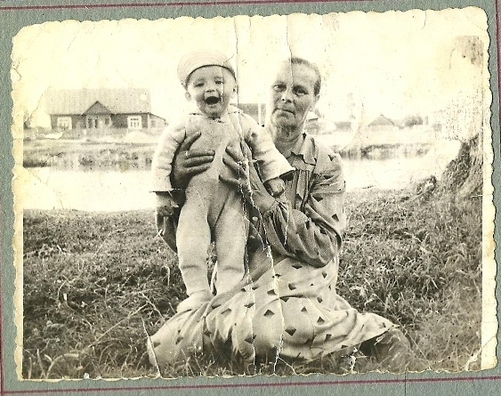 Маленькі Іван з бабулей, 1959 г. Ліда Маленькі Іван з бабулей, 1959 г. Ліда