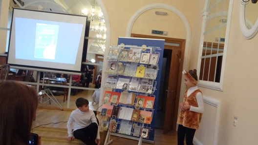 Франкамоўныя дзеці паказваюць эпізод з «Маленькага прынца». Франкамоўныя дзеці паказваюць эпізод з «Маленькага прынца».