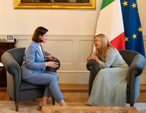 Джорджа Мэлоні і Сьвятлана Ціханоўская Джорджа Мэлоні і Сьвятлана Ціханоўская