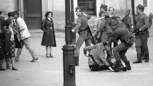 Міліцыя збівае людзей, ПНР Міліцыя збівае людзей, ПНР