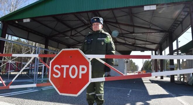 Беларусь уводзіць забарону на ўезд у краіну для аўтаперавозчыкаў з ЕС Беларусь уводзіць забарону на ўезд у краіну для аўтаперавозчыкаў з ЕС