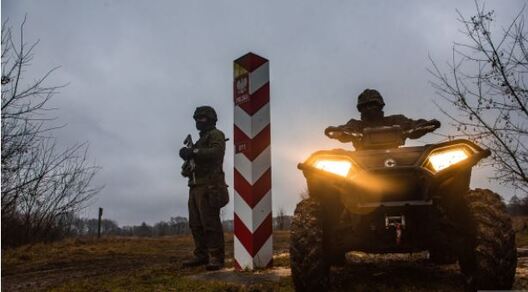 Польскі патруль на мяжы. Фота Мінабароны Польшчы Польскі патруль на мяжы. Фота Мінабароны Польшчы