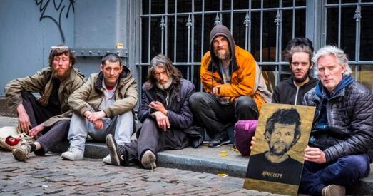 Мастак ператварыў бяздомных у «пакемонаў» і прадае магчымасць сачыць за імі