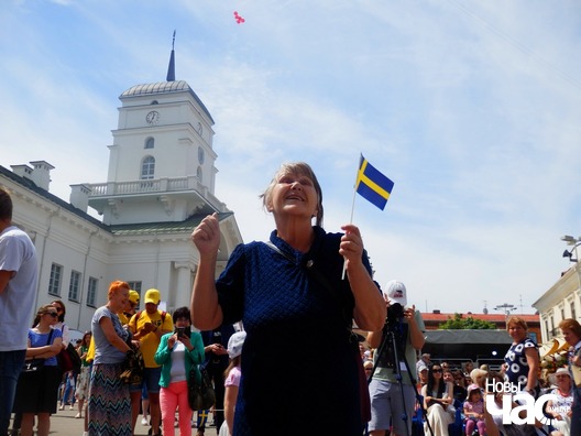 3/4 p6028445_logo.jpg