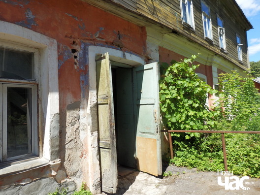 2/4 p6246081_logo.jpg