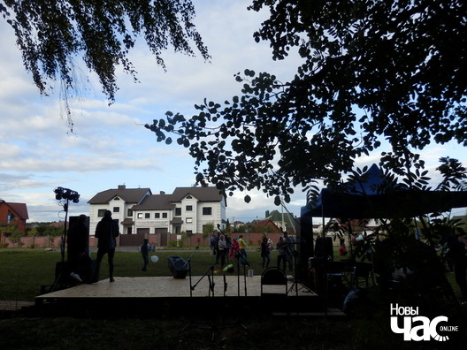 1/4 p9147261_logo.jpg