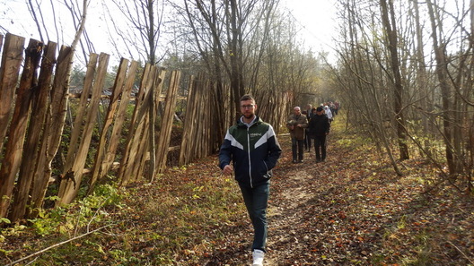 Шлях да месца памяці і смутку Шлях да месца памяці і смутку