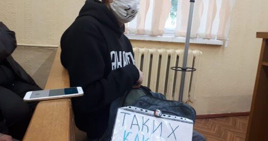 Дзмітрыя Паліенку гвалтоўна затрымалі прама ў судзе, збілі і асудзілі на 15 сутак