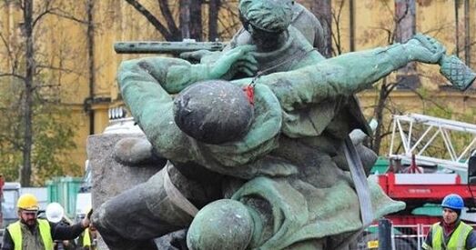 У Польшчы прыняты закон аб зносе камуністычных помнікаў