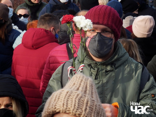 11/12 pb203053_logo.jpg