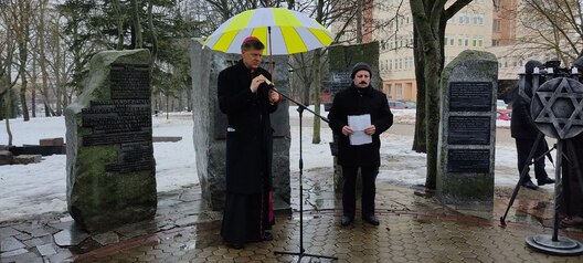 Ля мікрафона Антэ Ёзіч Ля мікрафона Антэ Ёзіч