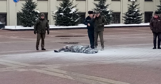 Чалавек падпаліў сябе на плошчы Незалежнасці