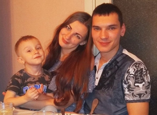 Пінчук Сяргей Ляжэнка прызнаны палітычным вязнем. Разам з жонкай Вольгай і сынам Маркам. Фота з сямейнага архіва Пінчук Сяргей Ляжэнка прызнаны палітычным вязнем. Разам з жонкай Вольгай і сынам Маркам. Фота з сямейнага архіва