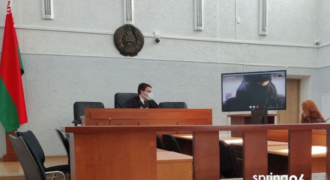 Таццяну Батура, затрыманую на судзе Залатар, арыштавалі яшчэ на 15 сутак Таццяну Батура, затрыманую на судзе Залатар, арыштавалі яшчэ на 15 сутак