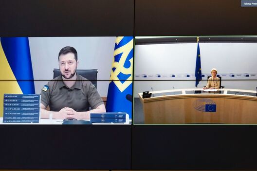 Уладзімір Зяленскі падчас відэасустрэчы з Урсулай фон дэр Ляен Уладзімір Зяленскі падчас відэасустрэчы з Урсулай фон дэр Ляен