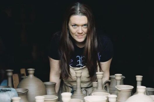 У керамісткі Наталлі Карнеевай улады забралі дзіця ў прытулак У керамісткі Наталлі Карнеевай улады забралі дзіця ў прытулак