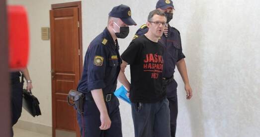 Дзяніса Івашына не вызвалілі з карцара