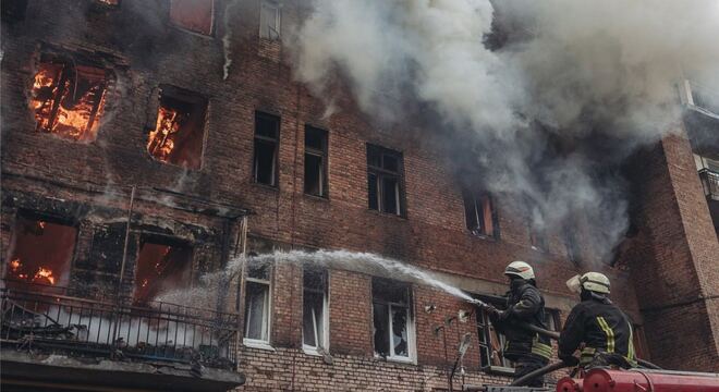 309-ы дзень вайны. Раніца пачалася з ракетнага абстрэлу ўсёй Украіны 309-ты дзень вайны. Ранішняя маштабная ракетная атака РФ, выбухі па ўсёй Украіне