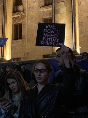 Мітынг у Тбілісі 8 сакавіка. Фота @PaperKartuli Мітынг у Тбілісі 8 сакавіка. Фота @PaperKartuli